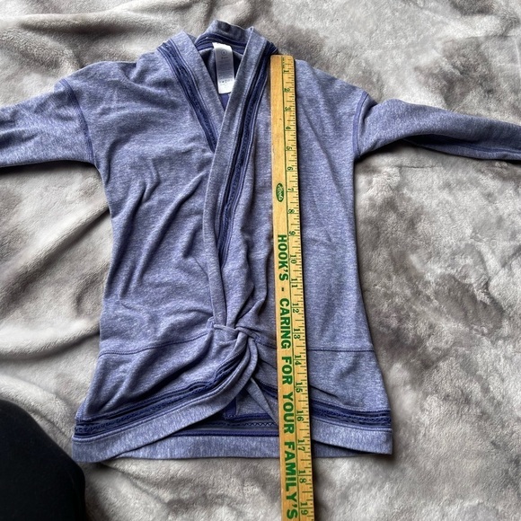 Ivivva lululemon on the move kids athletic long sleeve twist know top - Picture 6 of 7